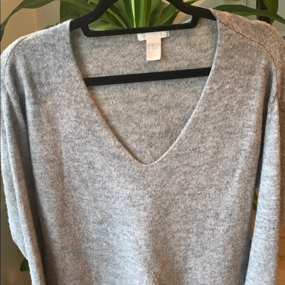 COPY - Lightweight VNeck Sweater